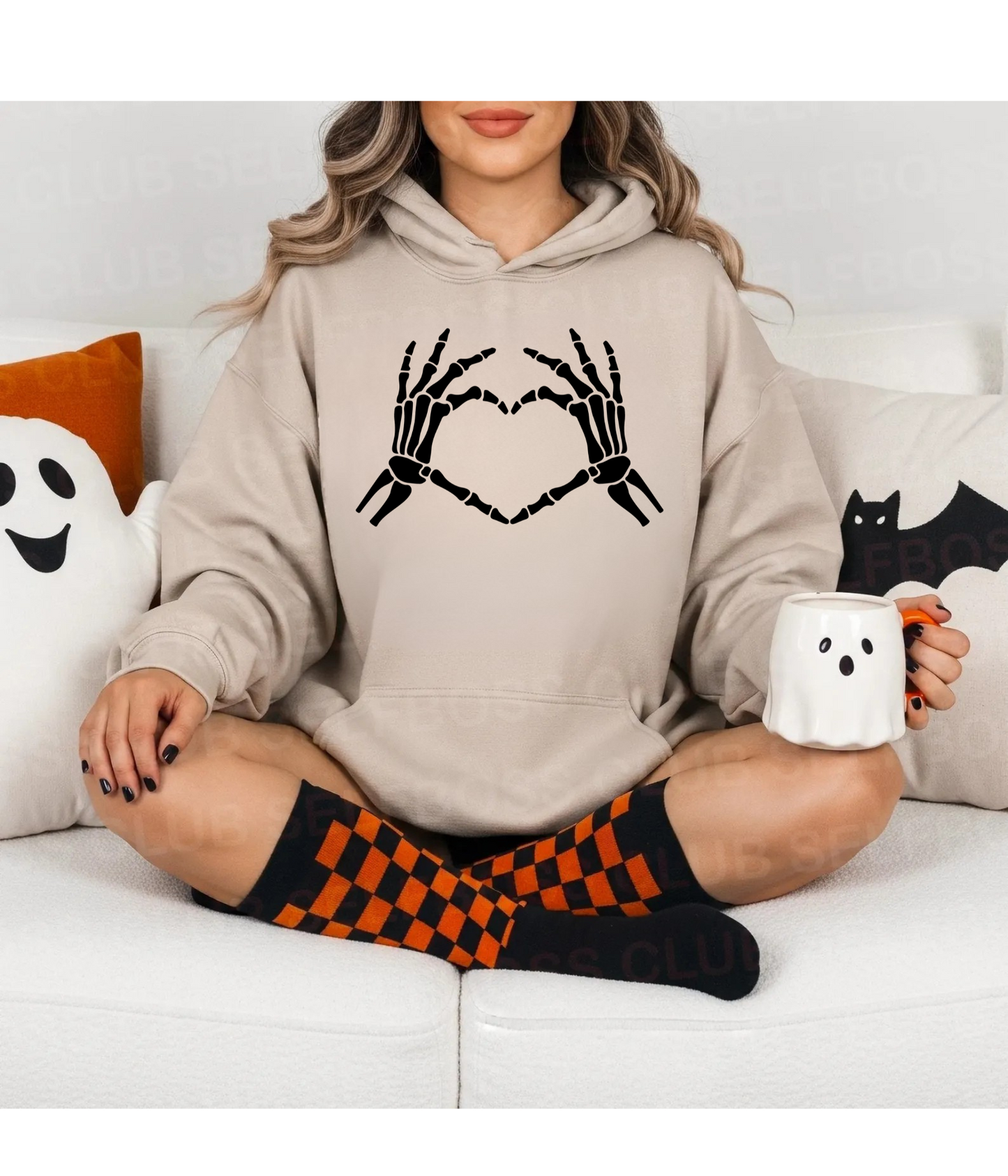 *Skeleton Heart Unisex Hoodie, Cozy Sweatshirt for Halloween, Gift for Friends, Match with Casual Outfits, Perfect for Fall Celebrations